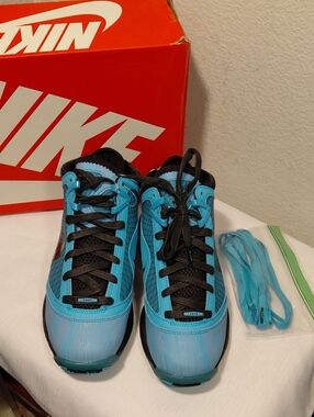 Nike Lebron James VII Light  Athletic Sneakers